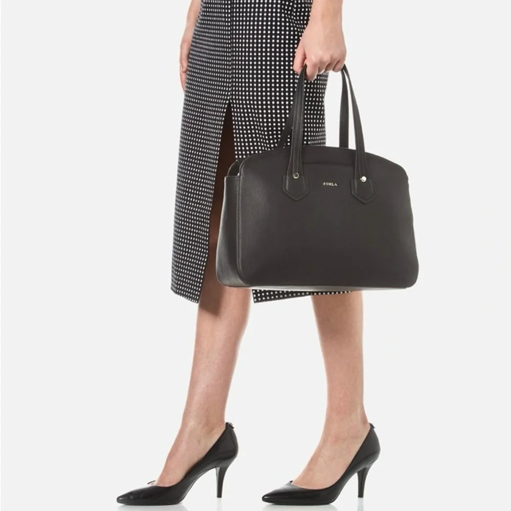 Furla Women's Giada M Tote Bag with Zip - Onyx Black Pebbled Genuine Leather